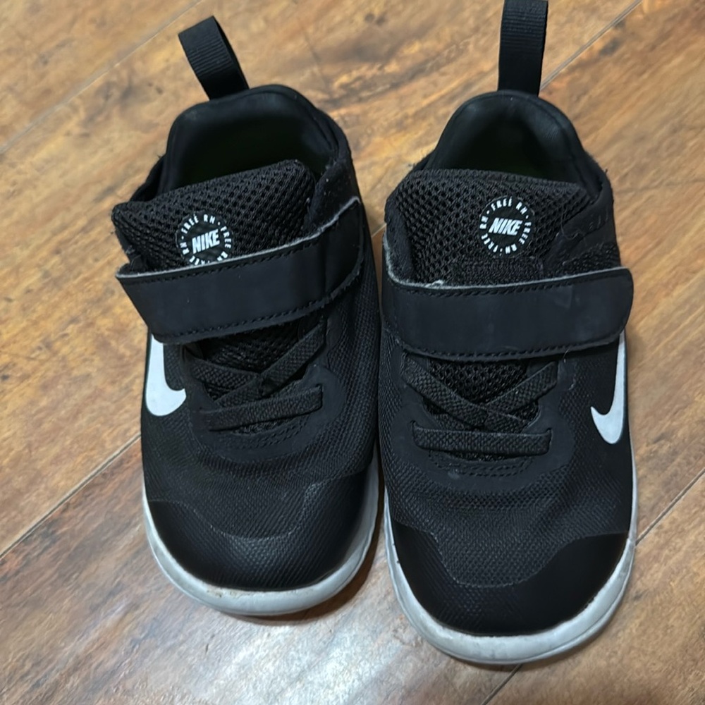 Nike runners shoes size 8C